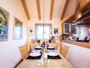 Holiday Home Strandnahes Ferienhaus Hibiscus mit privatem Pool by Interhome