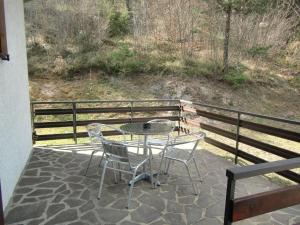 Apartment Wohnung im ersten Stock mit schönem Seeblick by Interhome