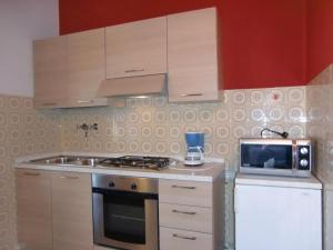 Apartment Wohnung im ersten Stock mit schönem Seeblick by Interhome