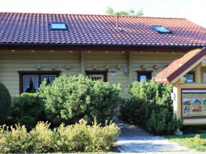 Apartment Gemütliches Blockhaus in Waldrandlage mit Sauna by Interhome