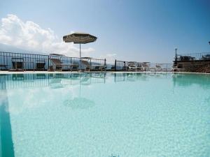 Apartment Zweizimmerwohnung mit Seeblick by Interhome