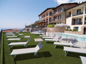 Apartment Zweizimmerwohnung mit Seeblick by Interhome