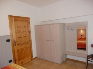 Apartment Erdgeschosswohnung mit Seeblick by Interhome