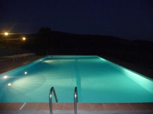 Holiday Home Magnolienhaus mit Pool zwischen Florenz und Arezzo by Interhome