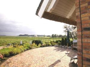 Apartment Wunderschönes Appartement mit Garten und Terrasse by Interhome