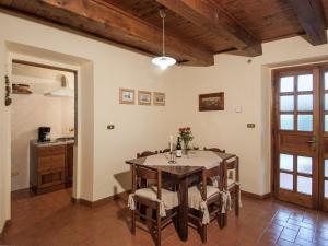Holiday Home Fichtenhaus mit Schwimmbad zwischen Florenz und by Interhome