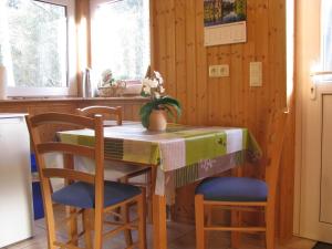 Holiday Home Wunderschönes Ferienhaus in Zinnowitz by Interhome