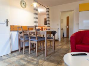 Apartment mit Balkon und Geschirrspülmaschine by Interhome