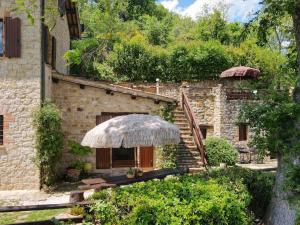 Holiday Home Charmantes Bauernhaus in Penna San Giovanni by Interhome