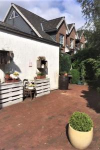 Apartment Modernisierte Ferienwohnung mit Balkon by Interhome