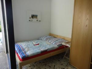 Apartment Strandnahes Studio mit kleiner Gartenterrasse by Interhome