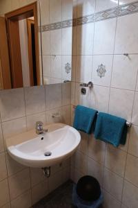 Apartment Haus Heistracher by Interhome