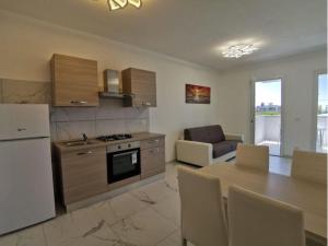 Apartment Ein-Zimmer-Wohnung Saturno 303 by Interhome