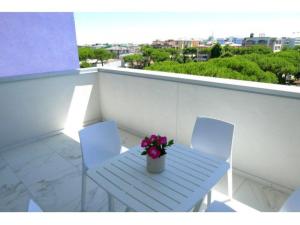 Apartment Ein-Zimmer-Wohnung Saturno 303 by Interhome