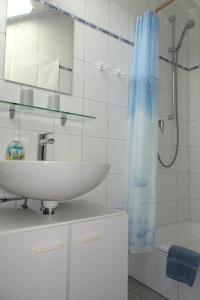 Apartment Haus Holzheimer mit Blick auf die Rhön by Interhome