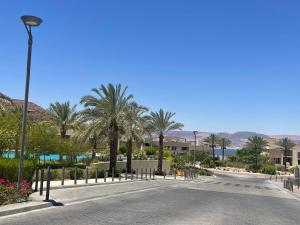 Luxury Suite in Aqaba AlRaha Village Marsa Zayed, سويت كبير وفخم 75 م2 يقع في العقبة - قرية الراحة - مرسى زايد