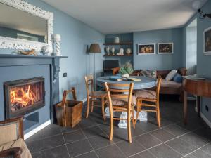 Apartment Casa Domenica mit Blick aufs Wasser by Interhome