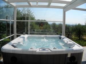 Apartment Anwesen Il Campano mit Whirlpool by Interhome