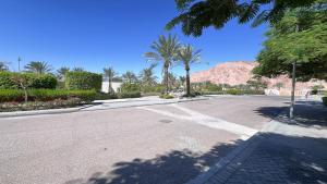 Luxury Suite in Aqaba AlRaha Village Marsa Zayed, سويت كبير وفخم 75 م2 يقع في العقبة - قرية الراحة - مرسى زايد