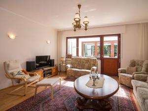 Holiday Home Gemütliches Ferienhaus in Hasenfeld mit Großem Garten by Interhome