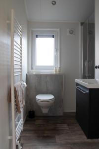 FEAN Nature Lodge, rustig natuurhuisje bij Fochteloërveen met terras en vrij uitzicht