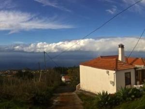 Holiday Home Ruhige Finca Topo del Drago mit Meerblick by Interhome