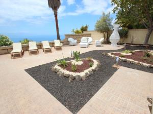 Holiday Home Herrenhaus in Chio by Interhome