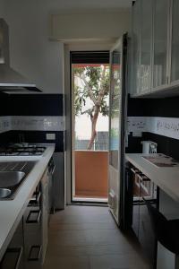 Apartment Wohnung Schwarzes und weißes Loft - Roma by Interhome