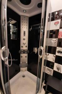 Apartment Wohnung Schwarzes und weißes Loft - Roma by Interhome