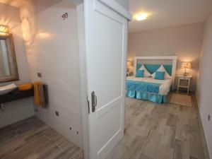 Apartment Apartment mit Terrasse- Pool und Garten by Interhome