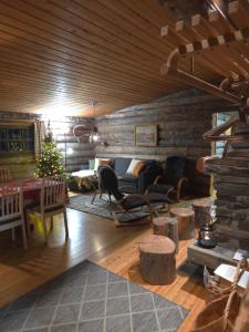 Hillavilla in the shore of lake Inari