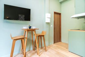 Air-conditioned design studio