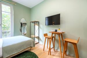 Air-conditioned design studio