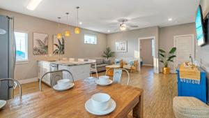 Sleeps 33 4 Condos Walk to the Beach Resort-Style Pool Endless Summer Resort