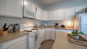 Costa Bahia Condos Sleeps 26 Pool Short Beach Stroll