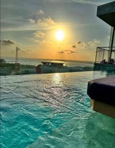 High Standard Studio Side Sea View Balcony Pajuçara New Time 524