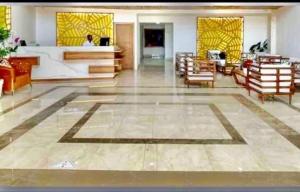 Modern Oceanview Retreat with Balcony and Walk to Bay