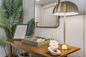 Ivywild Flat Pet Friendly Near Broadmoor w Views