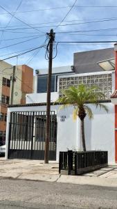 Casa planta Baja 2 Cuartos Sala Comedor Cochera 1 Auto