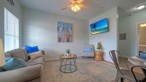 2 Coasta Bahia Condos Mins to the Beach Pool Golf Cart Zone