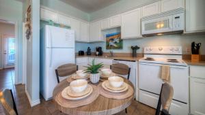 4 Costa Bahia Condos: 205 - 208 by AvantStay
