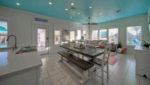 Pool Access Private Patio Living Near the Beach Seahorse Cove by AvantStay