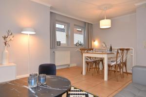 Alma &amp Eva, Whg 3