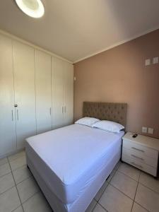 Apartamento na Praia de Palmas com vista para o mar, 250m da areia