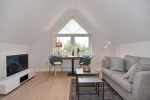 Luv &amp Lee, Whg 11a