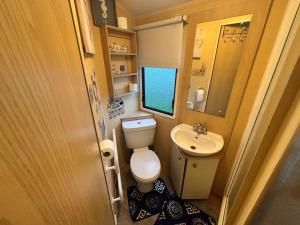 Caravan Beach Park - Sleeps 8 Parking & Pool