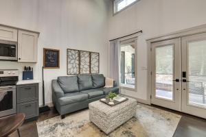 Whitewood with Hot Tub Peaceful Wildwood Retreat