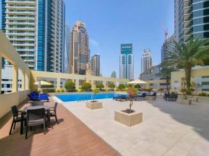 Royal oceanic Dubai marina