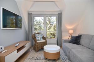 Luv &amp Lee, Whg 10