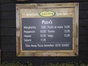 Chalet near sea beach in Hollum